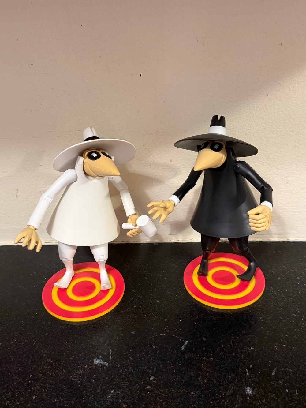 Spy vs. Spy Action Figures | 1998 Mad Magazine | Used & Missing Pieces - Picture 1 of 3